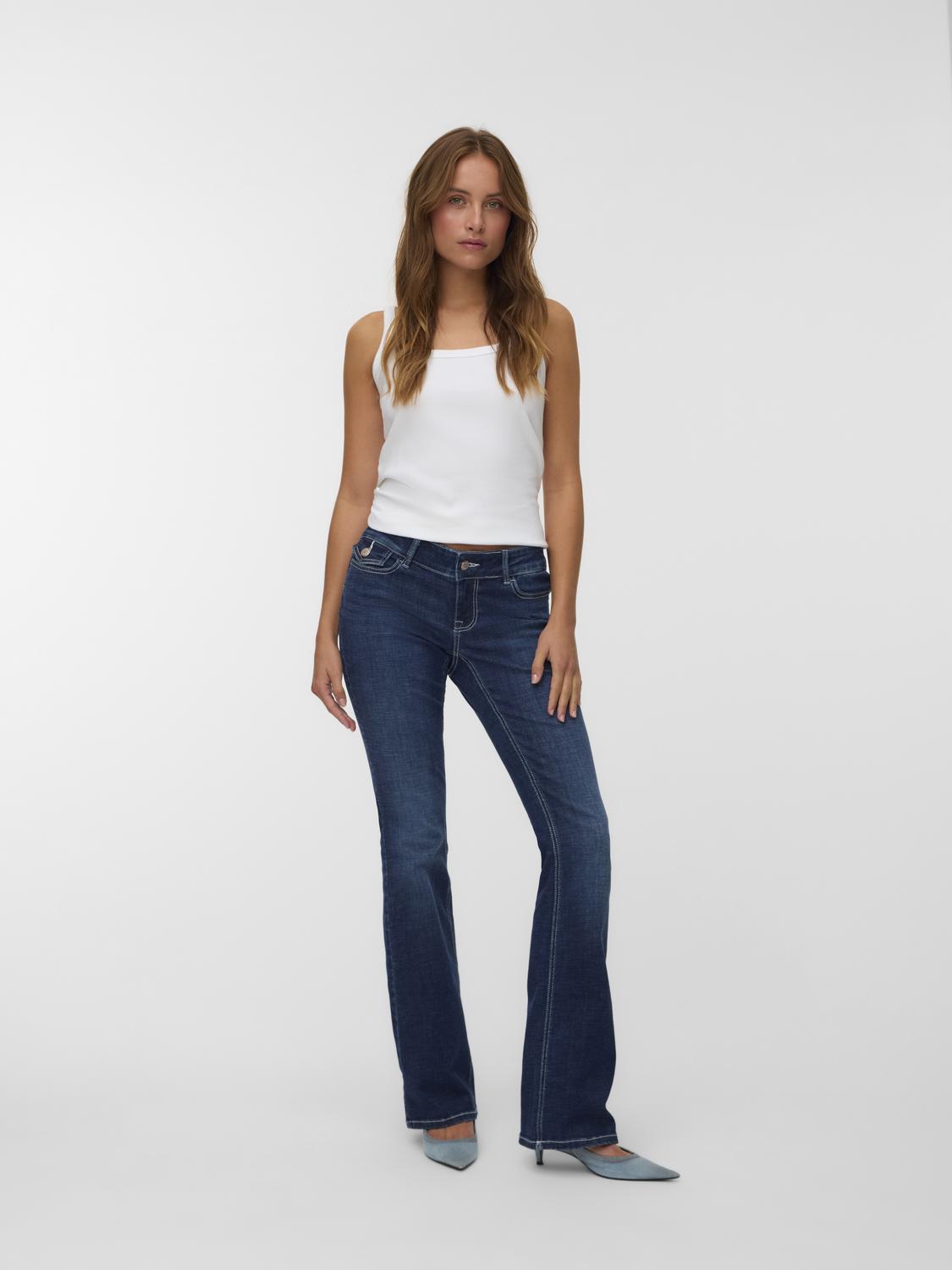 model_shot-front