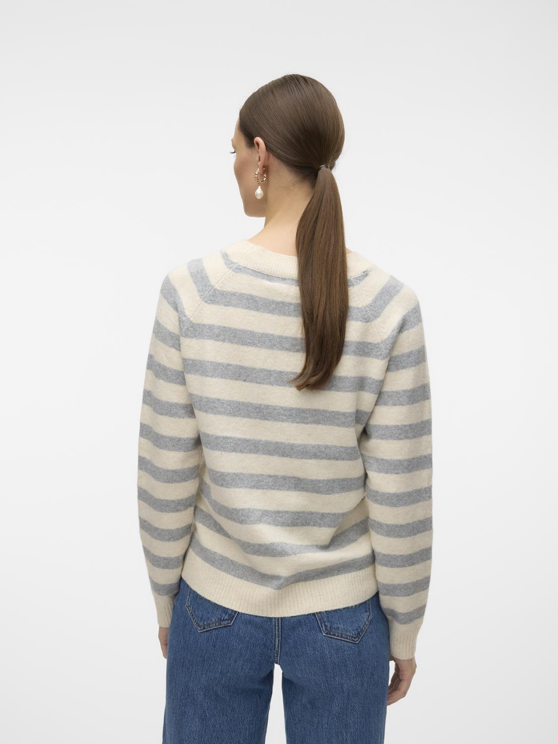 model_shot-back