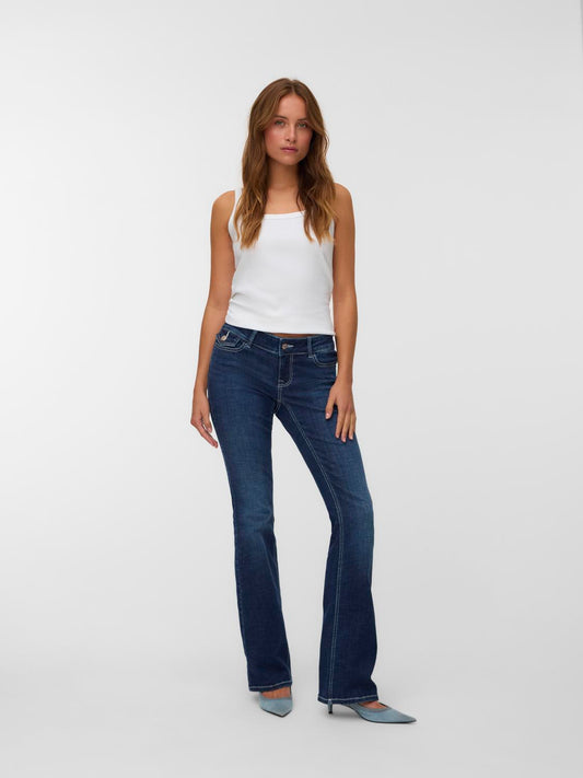 model_shot-front