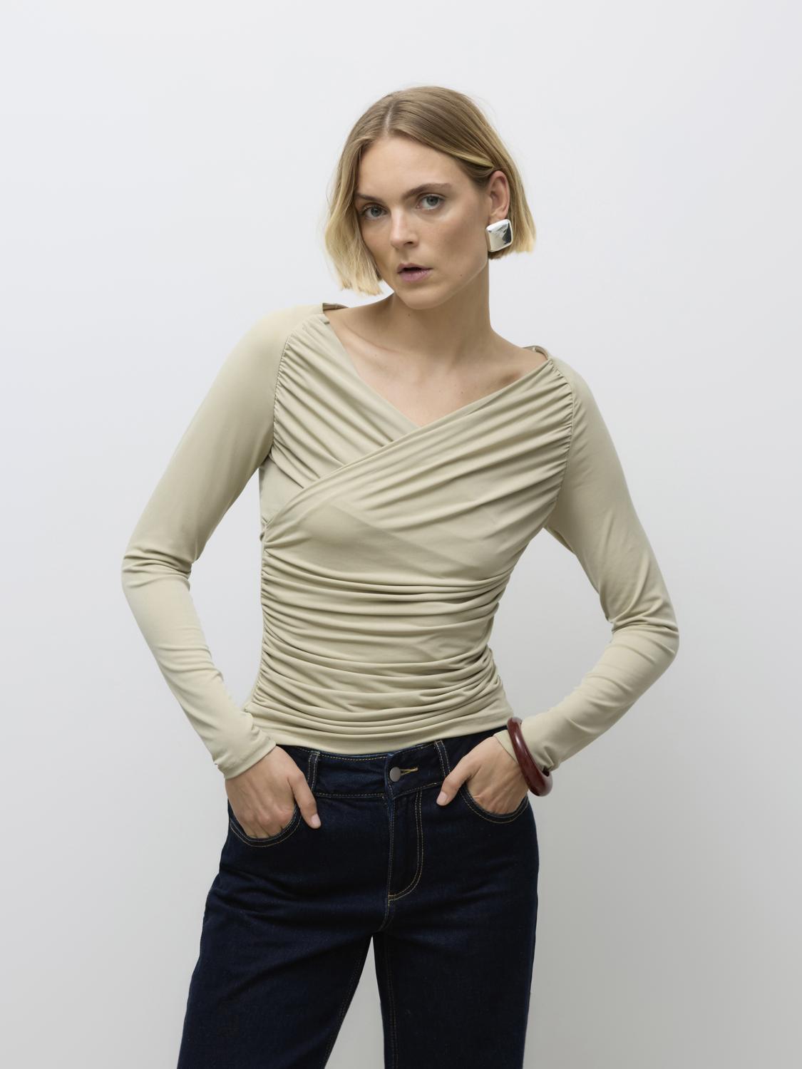 model_shot-front