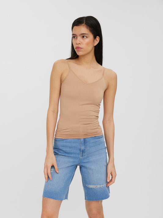 model_shot-front