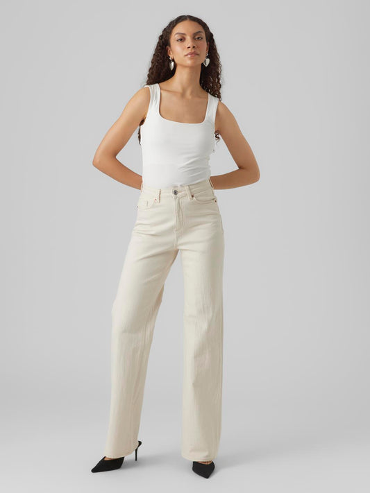 model_shot-front_full